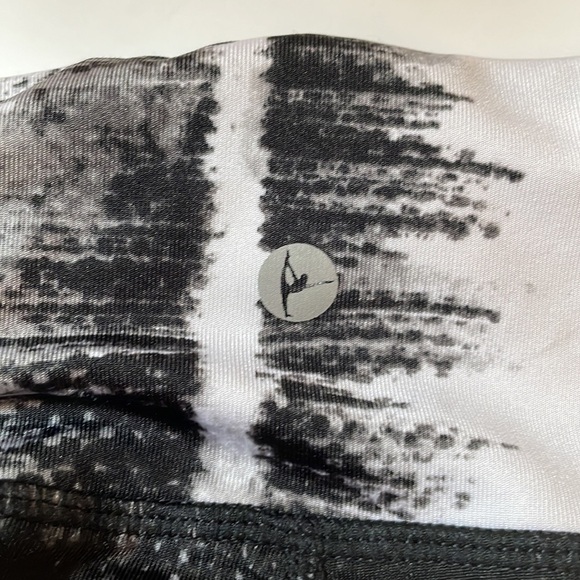 DANSKIN 90 degree by Reflex size medium leggings capris workout exercise yoga - Picture 6 of 6